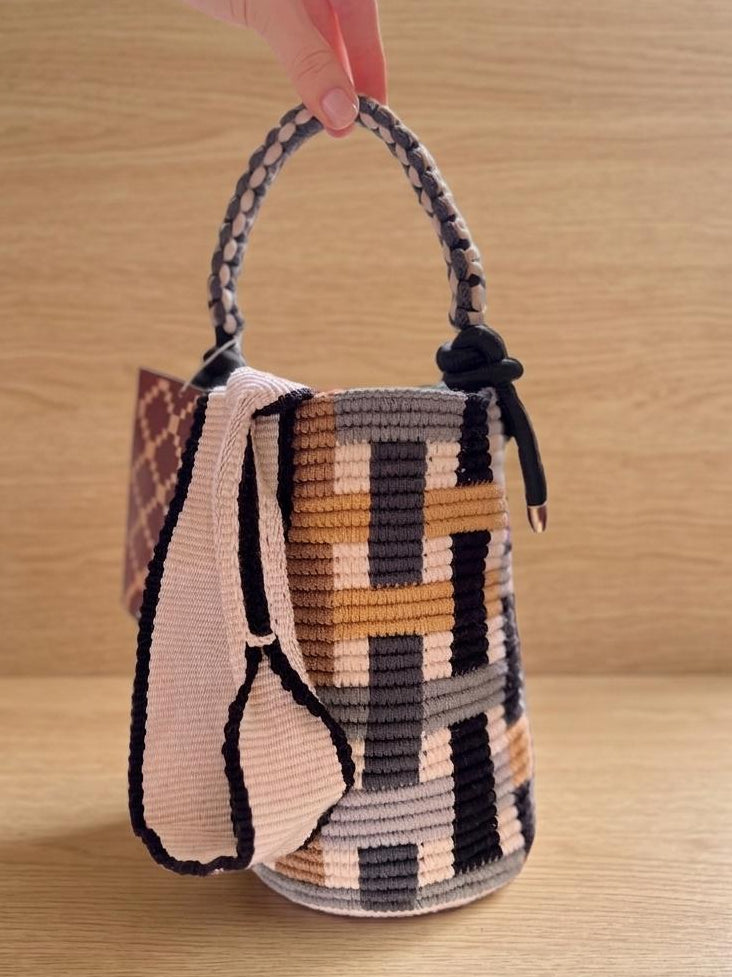 Mochila Tramas Geométricas Cordón Petunia